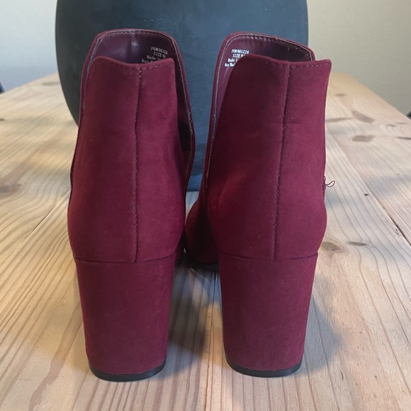 Red Booties - 8.5 - Picture 4 of 5